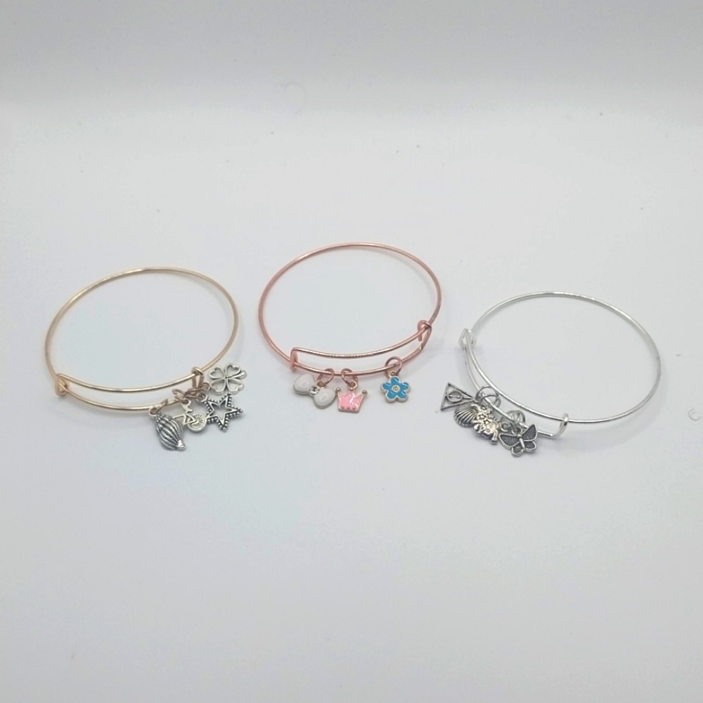 PICK 1 COLOR ADJUSTABLE BANGLES WITH CHARMS NEW WITH BOUTIQUE TAGS